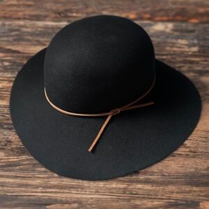 NWT Phenix 100% Wool Wide Brim Hat Leather Trim Western Boho Ranch ResortWear